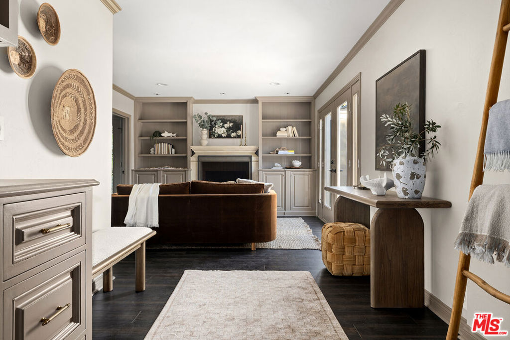 644 N Screenland Drive