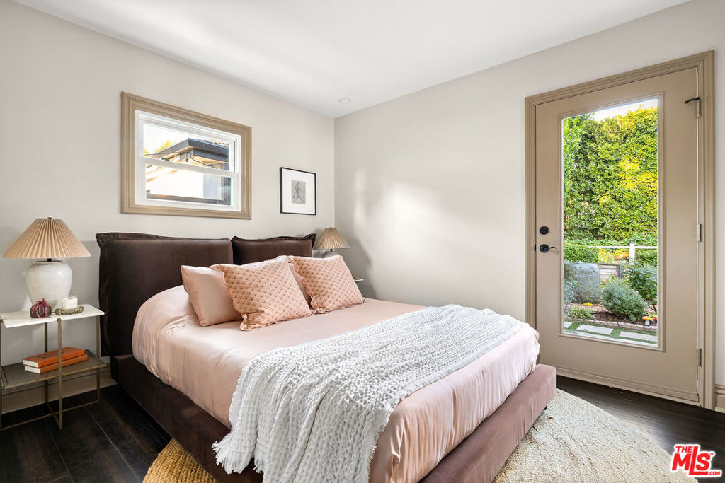 644 N Screenland Drive