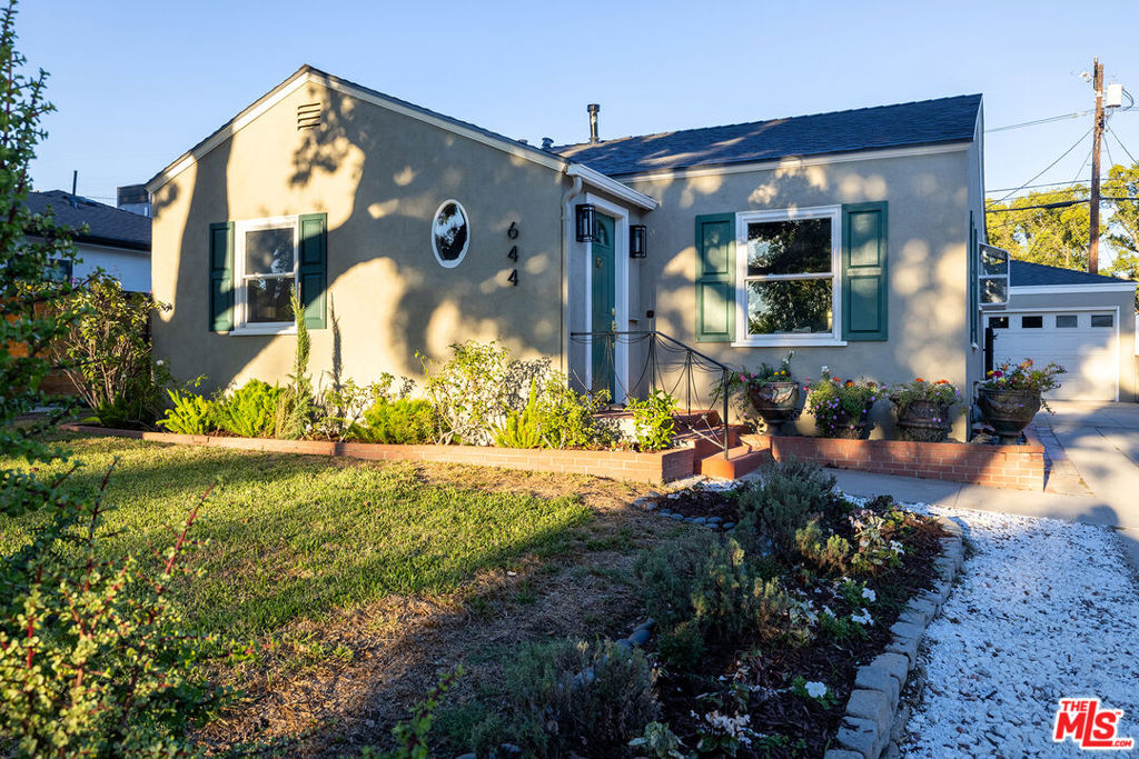 644 N Screenland Drive