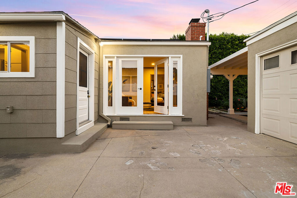 644 N Screenland Drive