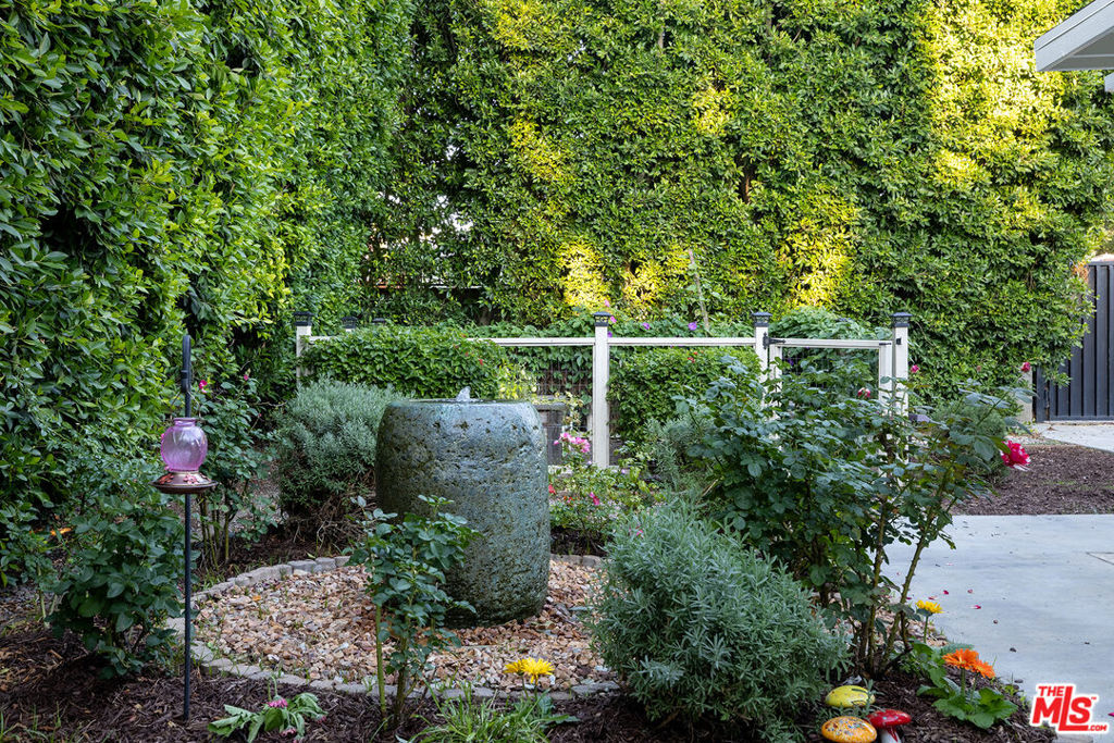 644 N Screenland Drive