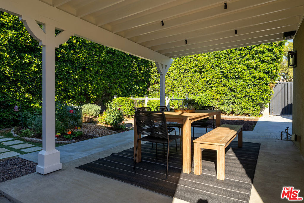 644 N Screenland Drive