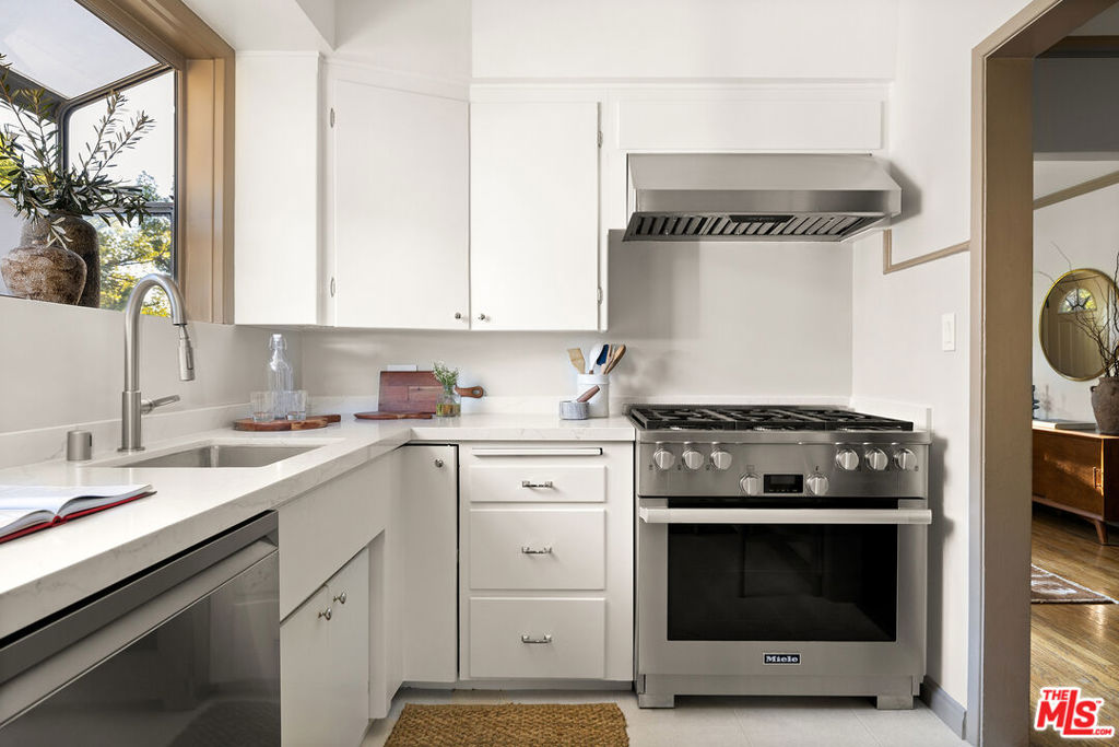 644 N Screenland Drive