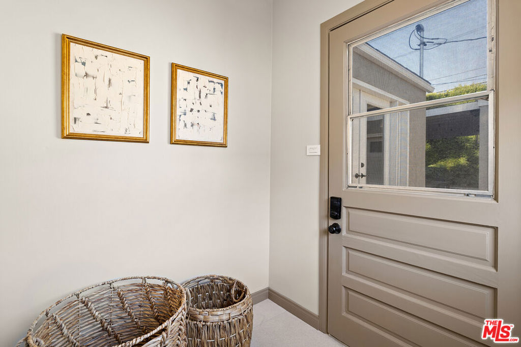 644 N Screenland Drive