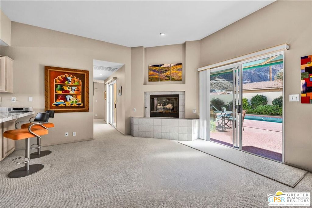 54140 Avenida Martinez