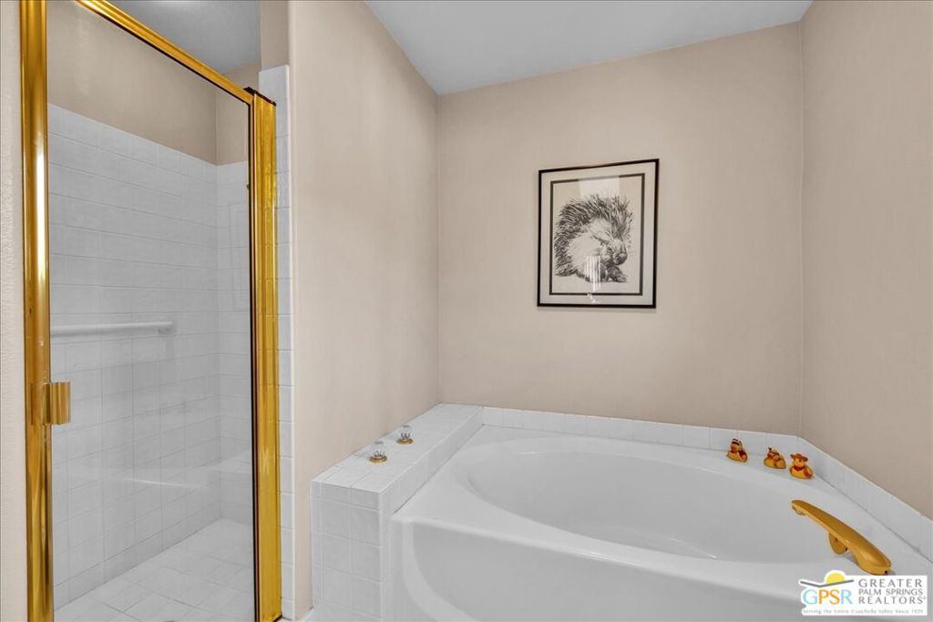 54140 Avenida Martinez