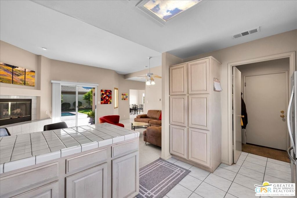 54140 Avenida Martinez