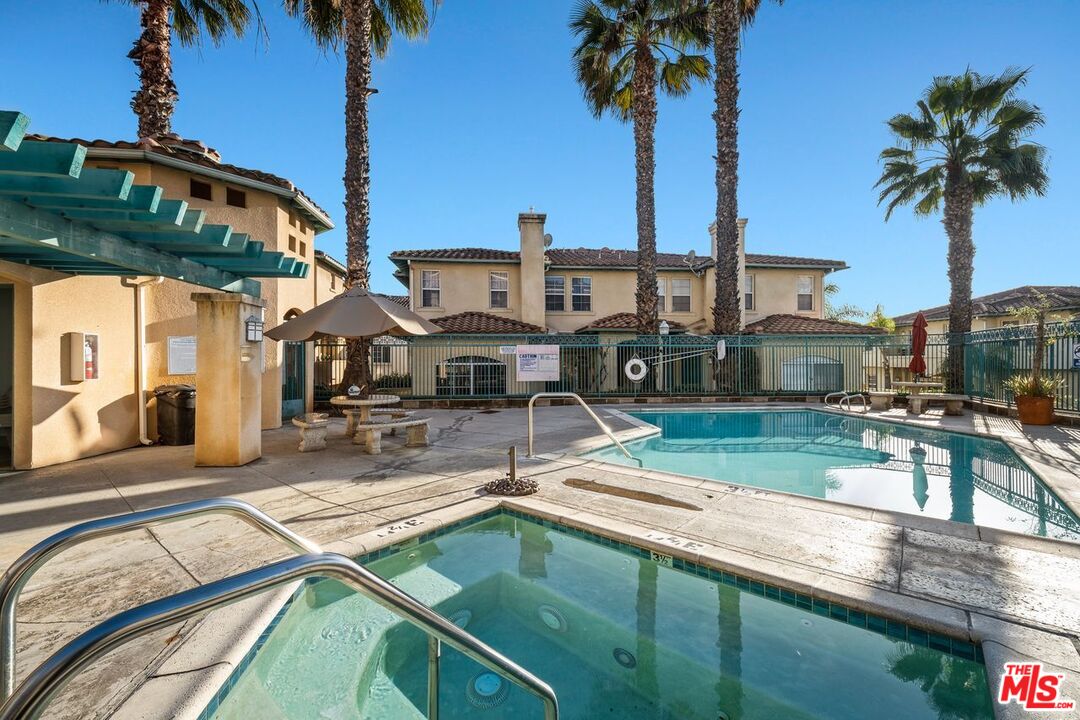 3711 Baldwin St Unit: 1401