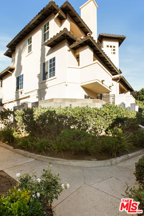 3711 Baldwin St Unit: 1401