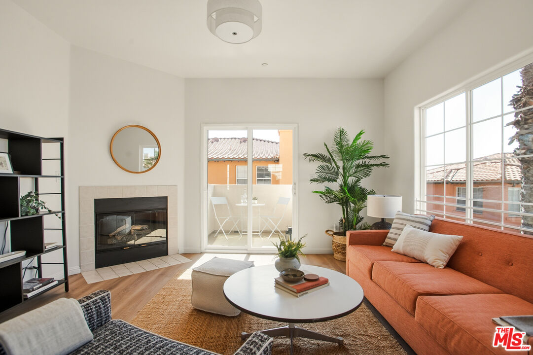 3711 Baldwin St Unit: 1401