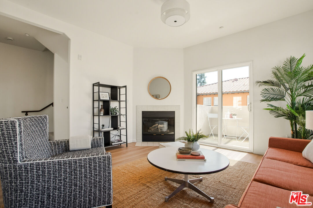 3711 Baldwin St Unit: 1401