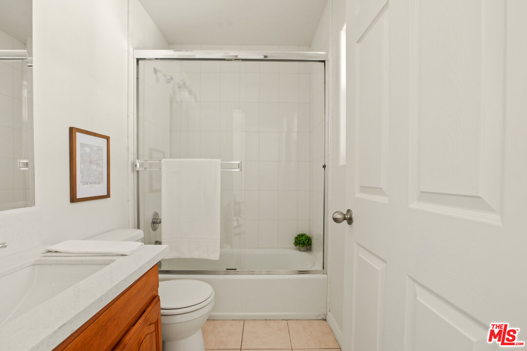 3711 Baldwin St Unit: 1401