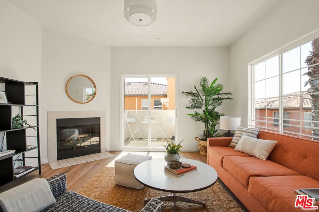 3711 Baldwin Street 1401