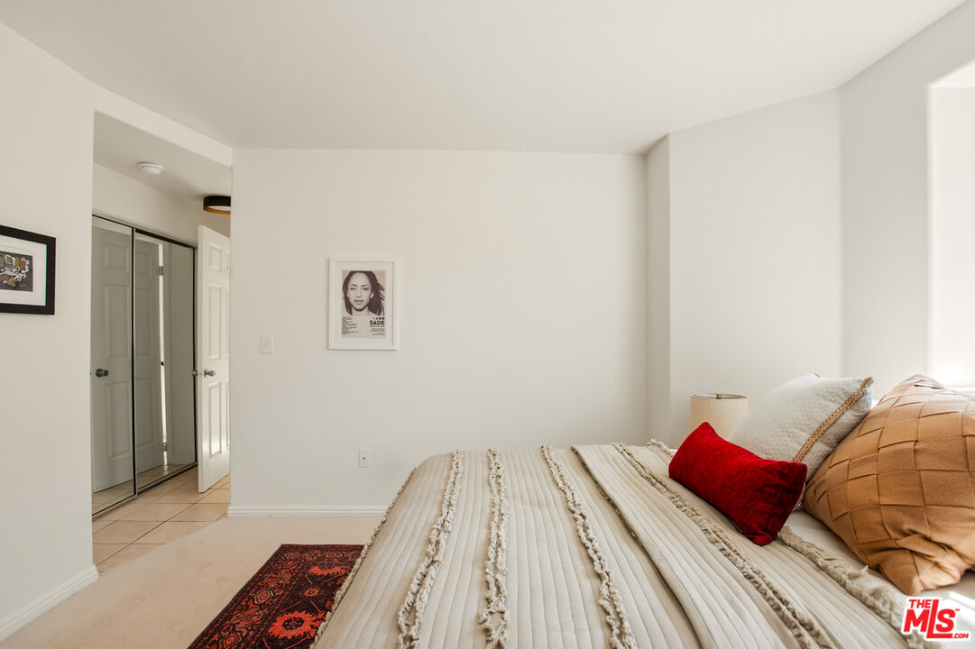 3711 Baldwin St Unit: 1401