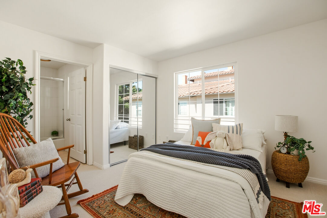 3711 Baldwin St Unit: 1401