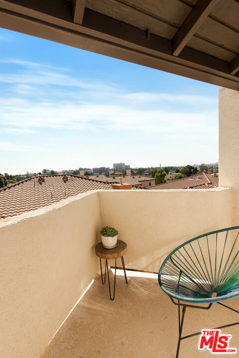 3711 Baldwin St Unit: 1401