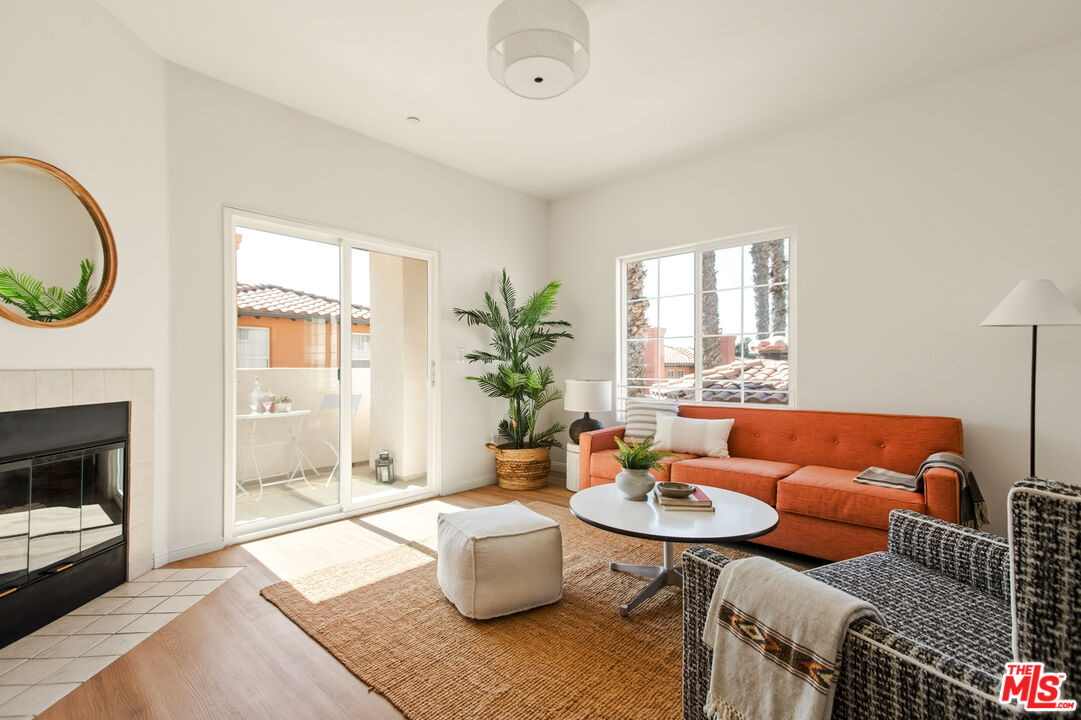 3711 Baldwin St Unit: 1401