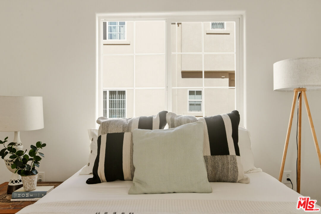 3711 Baldwin St Unit: 1401