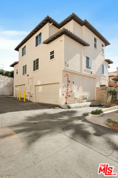 3711 Baldwin St Unit: 1401