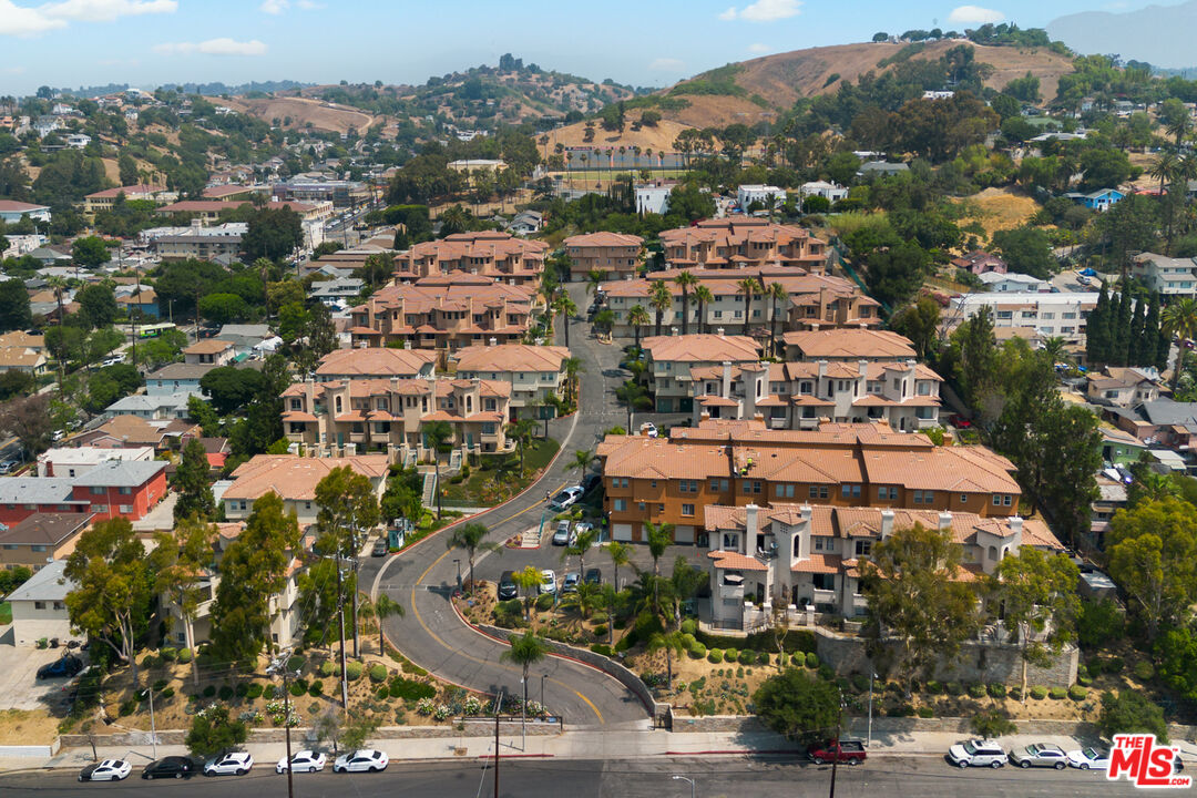 3711 Baldwin St Unit: 1401