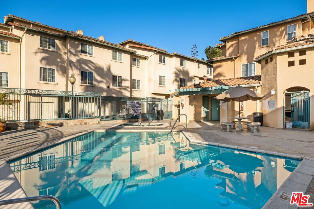 3711 Baldwin St Unit: 1401