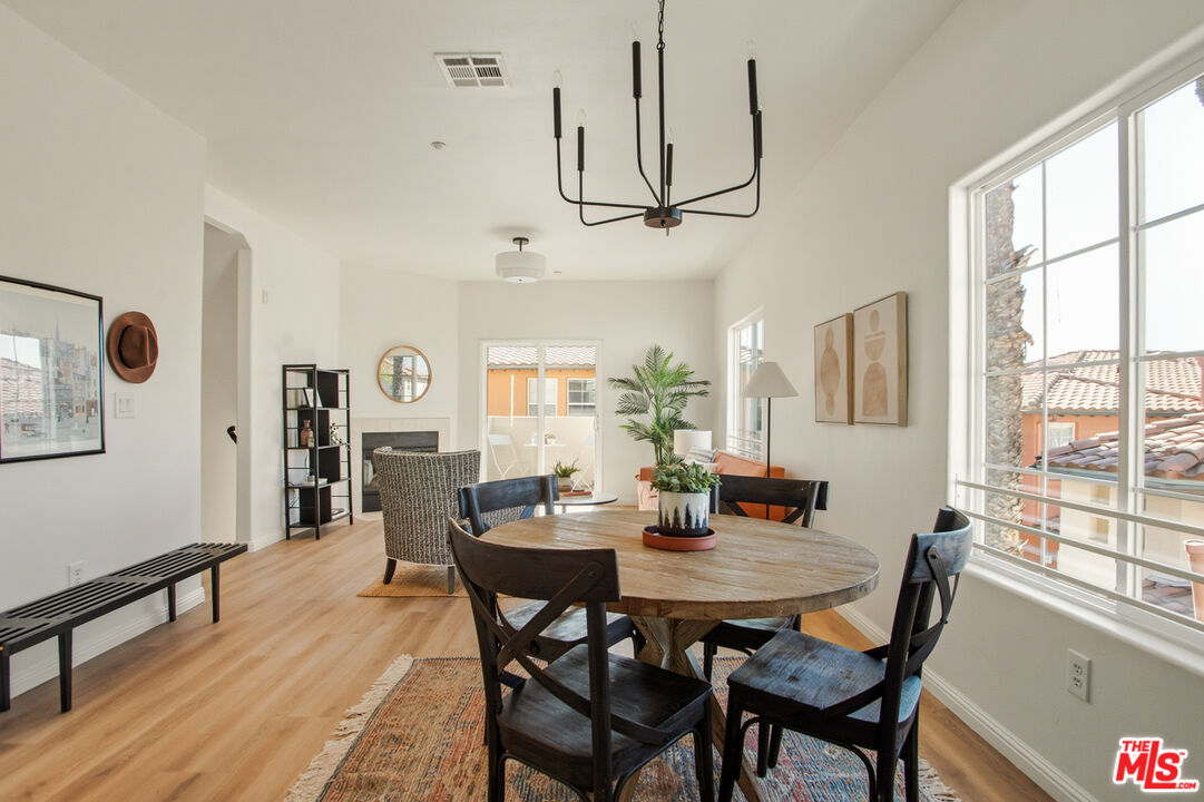 3711 Baldwin St Unit: 1401