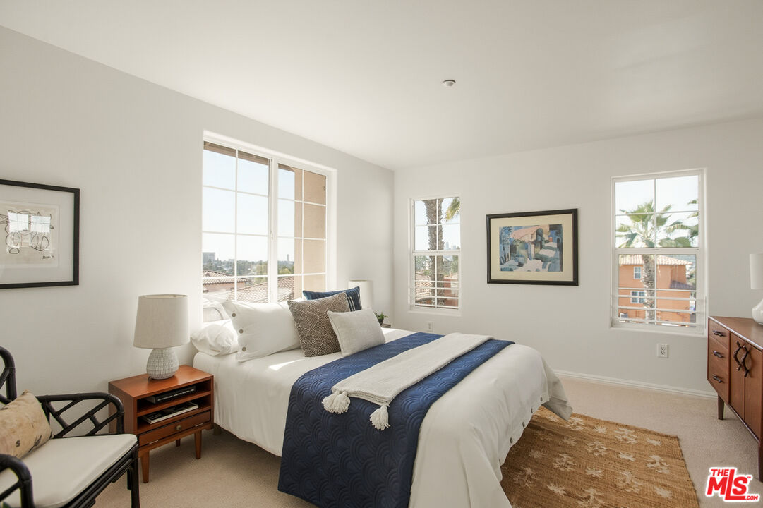 3711 Baldwin St Unit: 1401