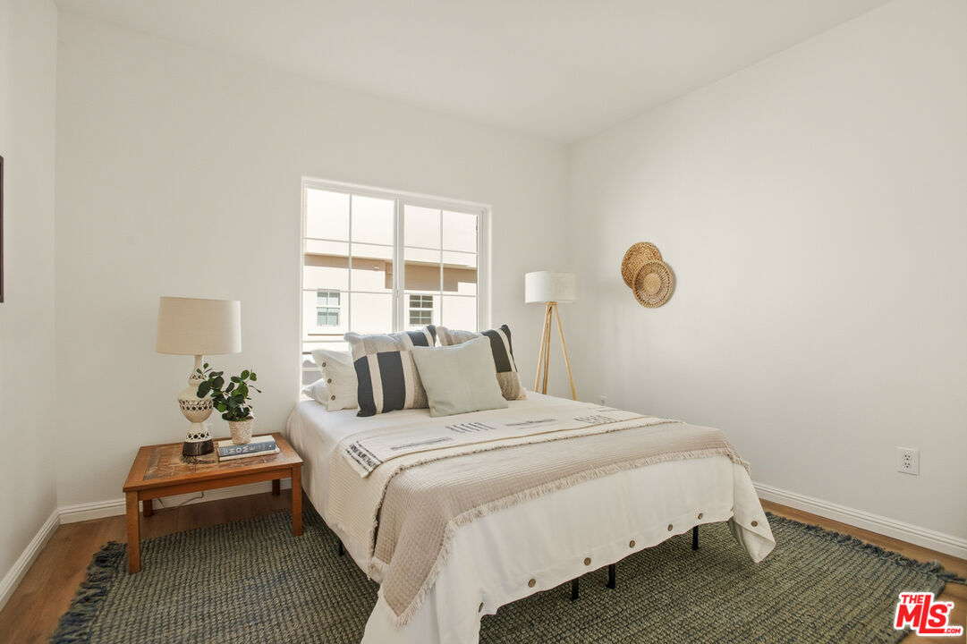 3711 Baldwin St Unit: 1401