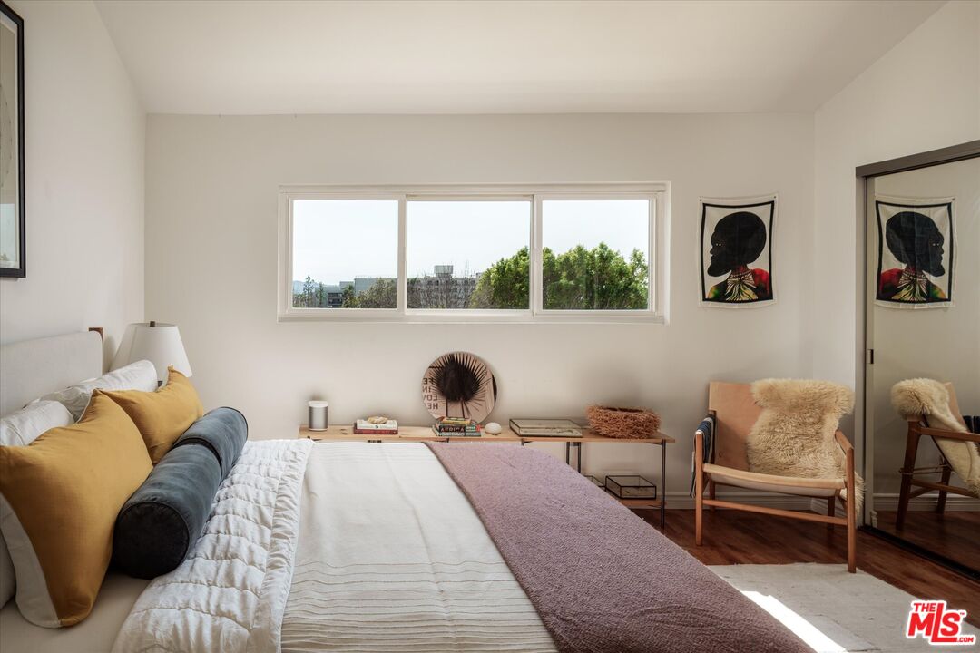 527 E Cypress Ave Unit: C