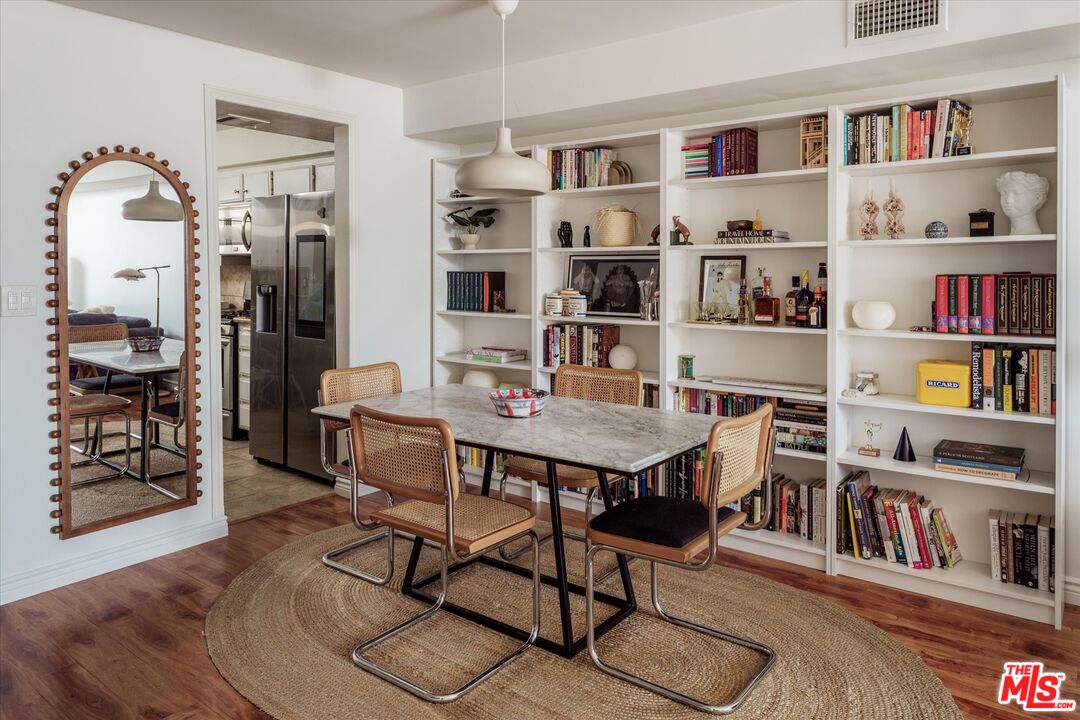 527 E Cypress Ave Unit: C