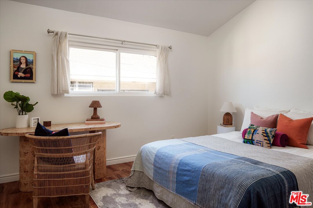 527 E Cypress Ave Unit: C