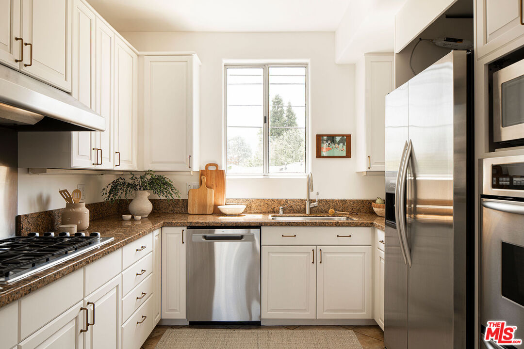 4434 Moorpark Way Unit: 104