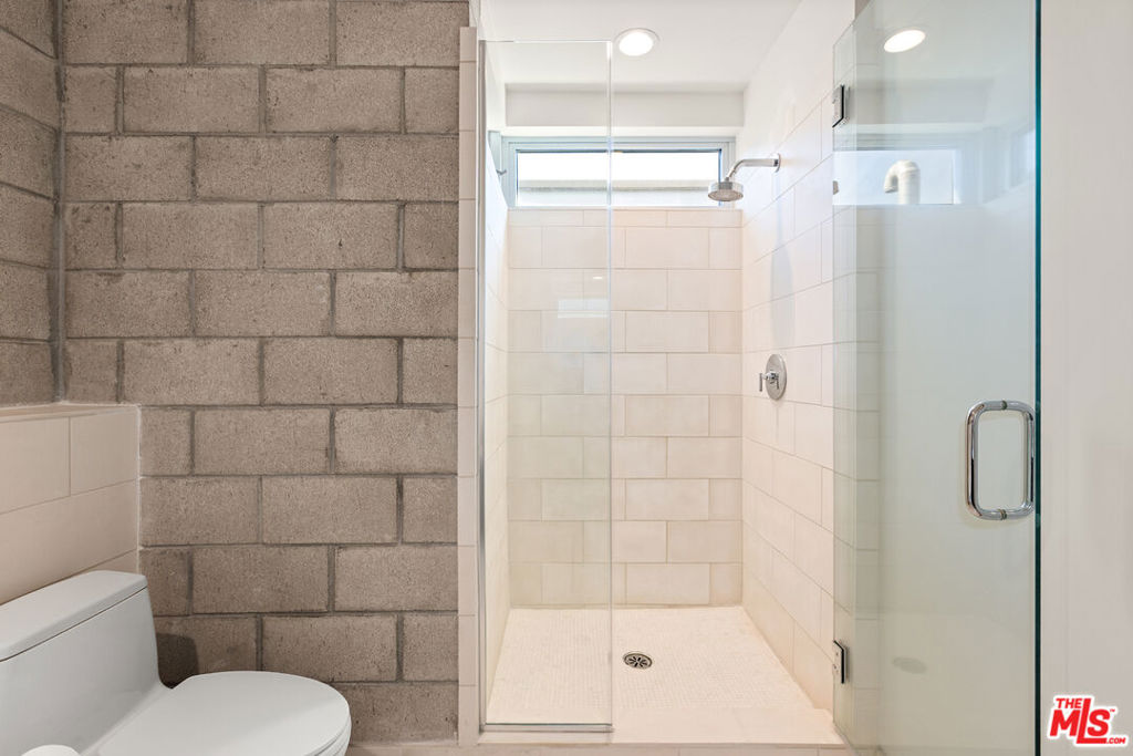 3450 Cahuenga Boulevard 607