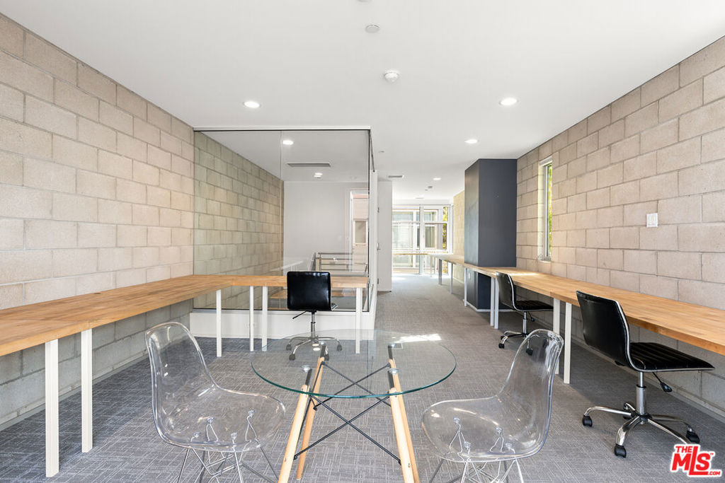 3450 Cahuenga Boulevard 607