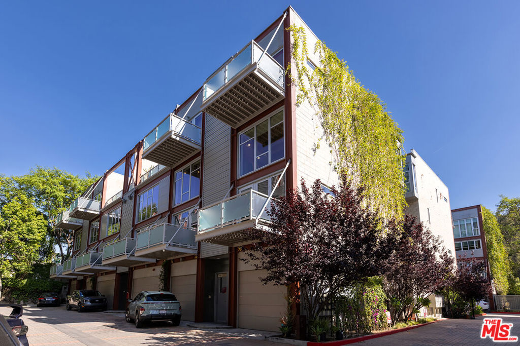 3450 Cahuenga Boulevard 607
