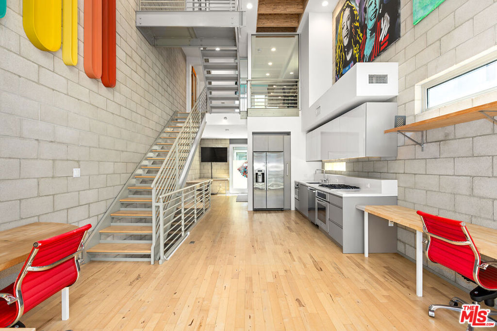 3450 Cahuenga Boulevard 607
