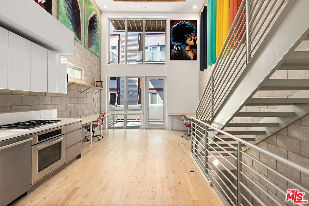 3450 Cahuenga Boulevard 607
