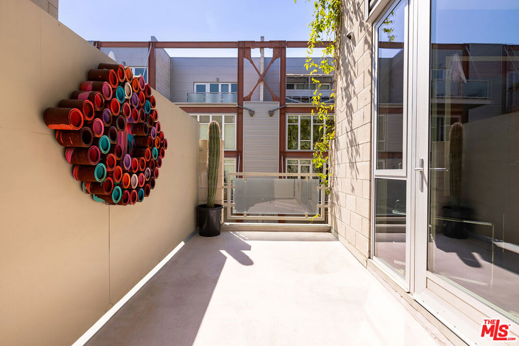 3450 Cahuenga Boulevard 607