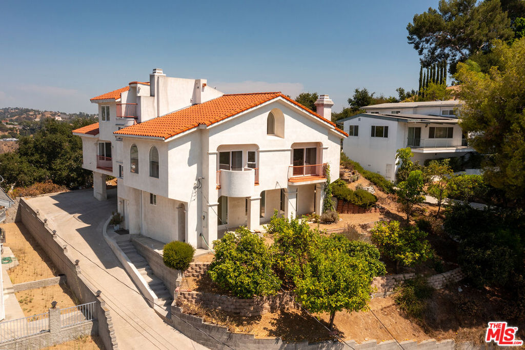 1418 Corona Drive