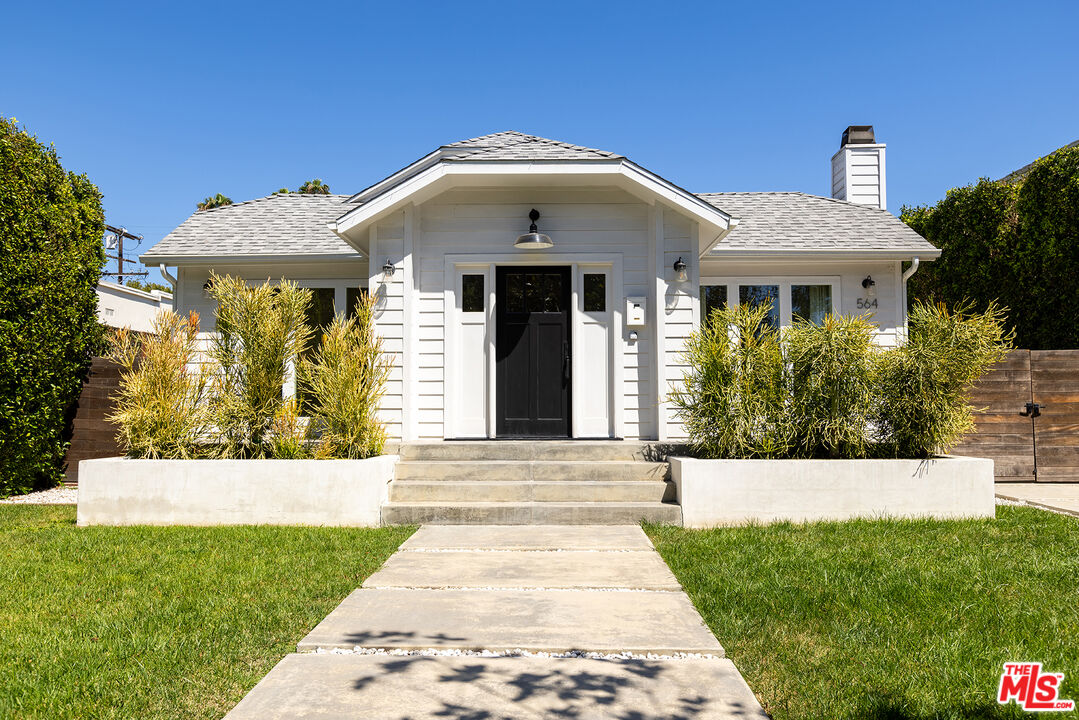 564 N Arden Blvd