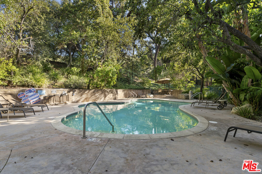 3480 Barham Blvd Unit: 203