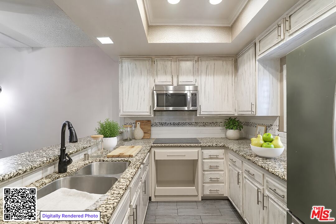 3480 Barham Blvd Unit: 203