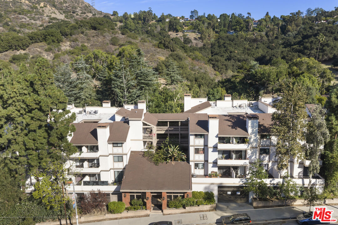 3480 Barham Blvd Unit: 203