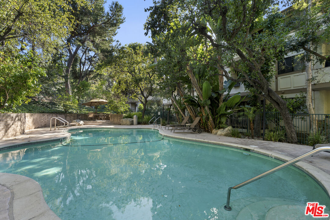 3480 Barham Blvd Unit: 203