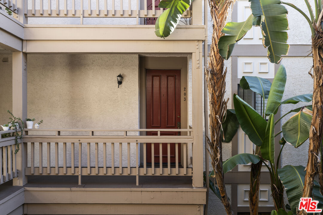 3480 Barham Blvd Unit: 203