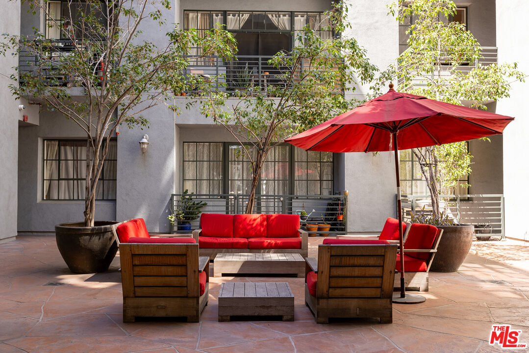 420 S San Pedro St Unit: 327