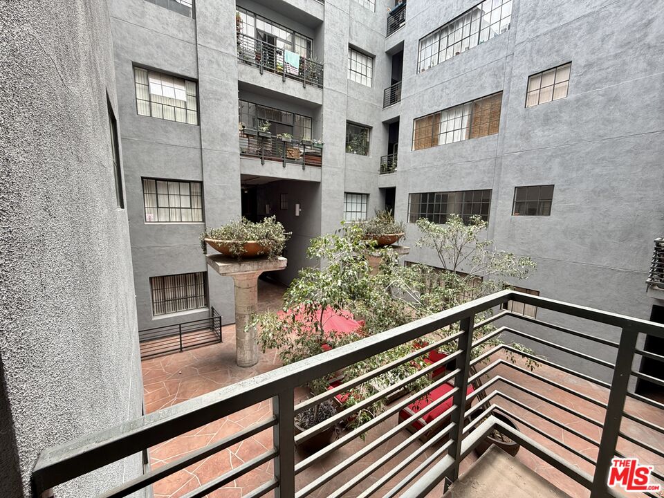 420 S San Pedro St Unit: 327