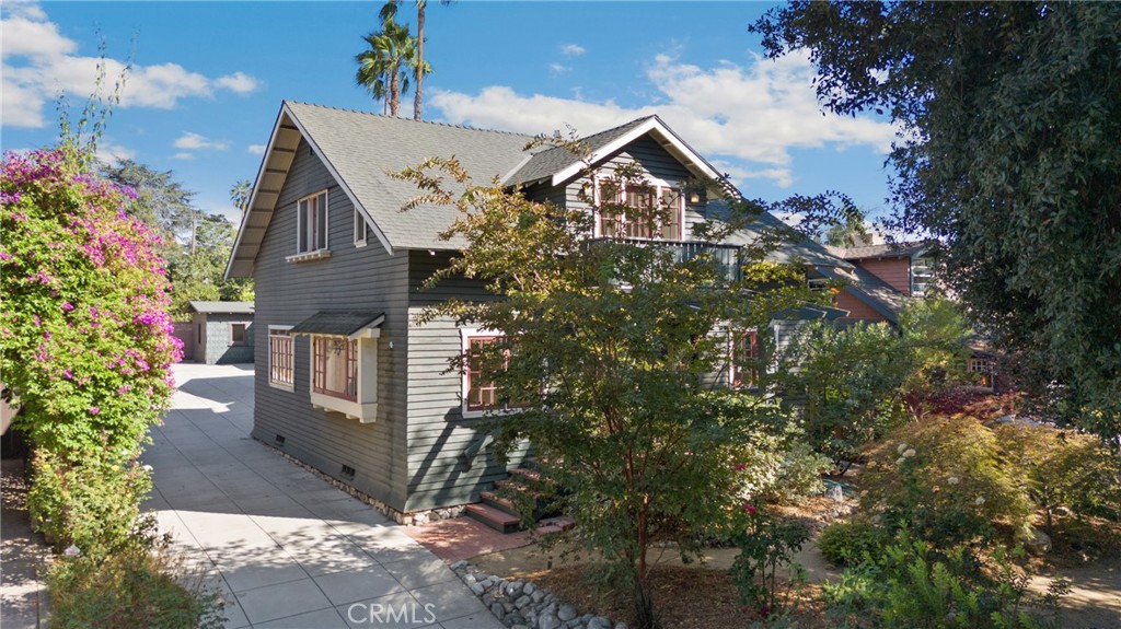 1070 Marengo Avenue N