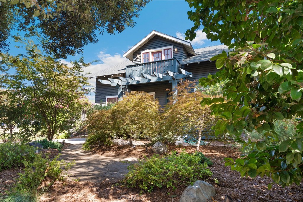 1070 Marengo Avenue N