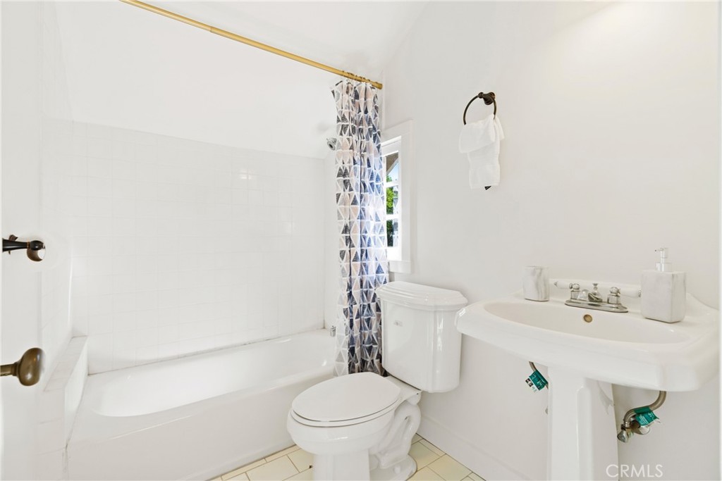 1070 Marengo Avenue N